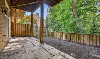 6 GOLDLEAF Ct, Bethesda, MD 20817