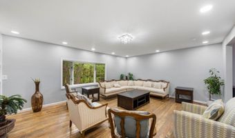 73 Davis Dr, Bergenfield, NJ 07621