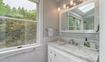 73 Head Of The Tide Rd, Belfast, ME 04915