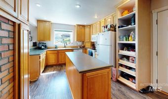 17082 Snake River Rd, Asotin, WA 99402