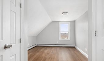 35 Central St, Lincoln, RI 02838