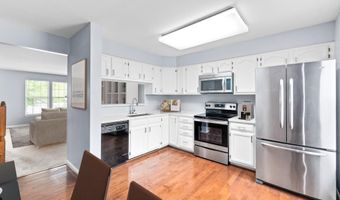 6008 BINGLEY Rd, Alexandria, VA 22315