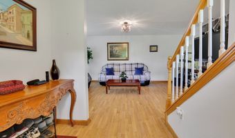 11 Watch Hill Cir 11, Cromwell, CT 06416