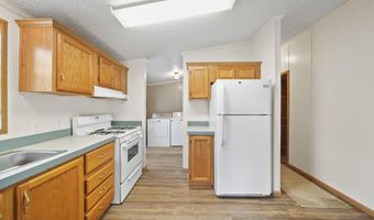 948 Savannah River Dr, Adrian, MI 49221