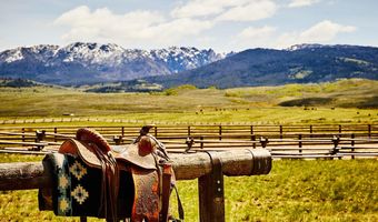 30 VISTA Rd, Cora, WY 82925