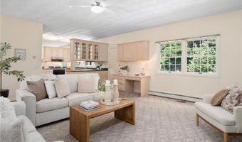 95 River Farm Dr, East Greenwich, RI 02818