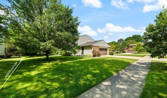 2218 N Williamsburg St, Arlington Heights, IL 60004
