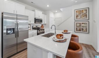 811 PEAVINE CROSSING Pkwy, Alabaster, AL 35007