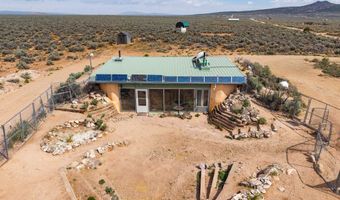 20 First St, Carson, NM 87517