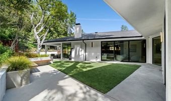 16105 Clear Oak Dr, Encino, CA 91436