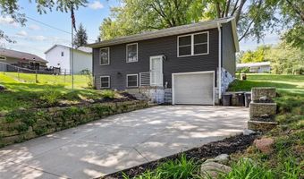 302 N Pratt St, Anamosa, IA 52220