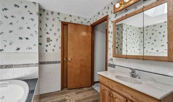 301 Crosse Rd, Amherst, OH 44001