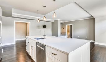 4915 HAMPDEN Ln 101, Bethesda, MD 20814