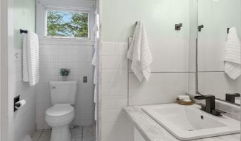198 E Main St, Apple Creek, OH 44606