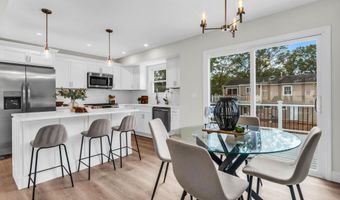 238 Lakewood Ave, Bayville, NJ 08721