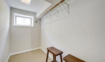 210 ADAMS Ave, Alexandria, VA 22301