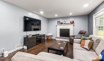40233 N Lakeview Ave, Antioch, IL 60002