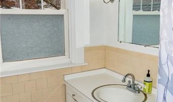 260 Grosvenor Ave, East Providence, RI 02914