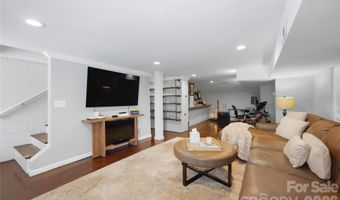 2424 Kingsbury Dr, Charlotte, NC 28205