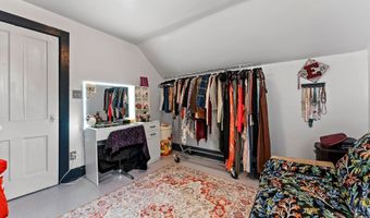1215 NAVARINO St, Algoma, WI 54201
