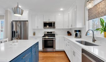 3 Harrison Ave, Aberdeen, NJ 07747