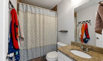 4 Cummings Ln, Bella Vista, AR 72715