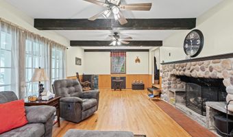 121 Maltbie Dr, Amsterdam, NY 12010