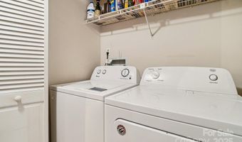 2 Creekside Ln, Asheville, NC 28803