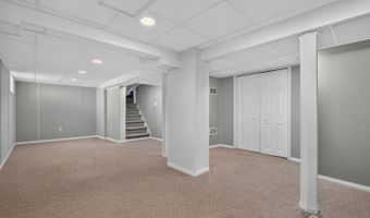 30 W Park Ave, Avenel, NJ 07001