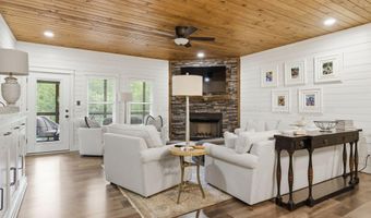 1067 LEGENDARY Pkwy, Arley, AL 35541