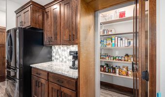 1604 W River Bend St, Brandon, SD 57005