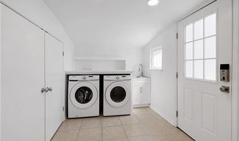 109 COURT St, Bay St. Louis, MS 39520