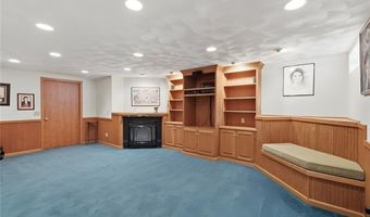 3 Connor Ln, Barrington, RI 02806