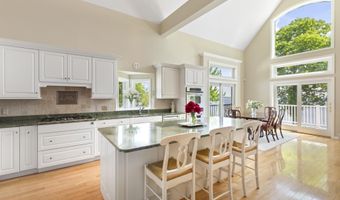 155 Bayside Dr, Belfast, ME 04915