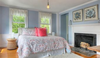 204 Spring St, Newport, RI 02840