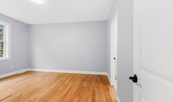 222 Briarwood Ct, Albany, NY 12203