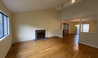 21 Windsor Ln, Cos Cob, CT 06807