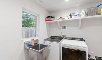 3931 Belshire Ln, Charlotte, NC 28205