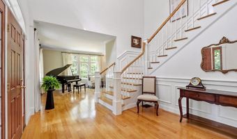 252 Sawyer Rd, Bolton, MA 01740