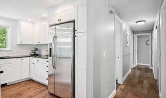 121 Packard Dr, Bangor, ME 04401