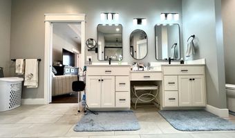 805 Spyglass Hill Dr, Bedford, IN 47421