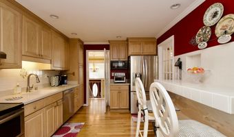 7052 WARDELL St, Annandale, VA 22003