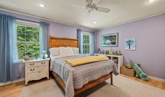 82 Beverly Dr, Avon, CT 06001