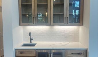 825 Club Dr W, Aurora, OH 44202