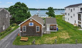 7 Broadview Ave, Bristol, RI 02809
