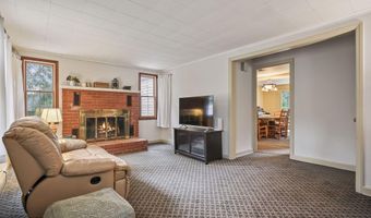 13 Swartzel Dr, Middletown, NJ 07748