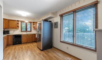 4650 Farmstead Ct, Bel Aire, KS 67220