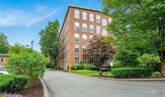 2 School St 133, Lincoln, RI 02802