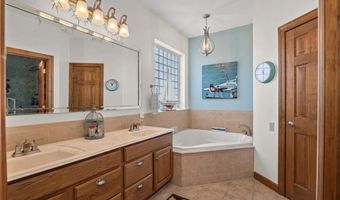 934 Lake Viking Ter, Altamont, MO 64620