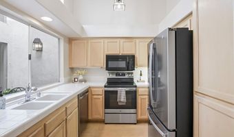 8925 Circle R View Ln, Escondido, CA 92026